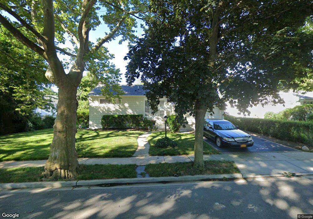 38 Jasmine Ln, Valley Stream, NY 11581 - photo 1