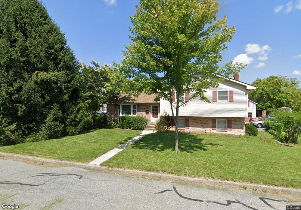 320 E 2nd St, Wind Gap, PA 18091 - photo 1