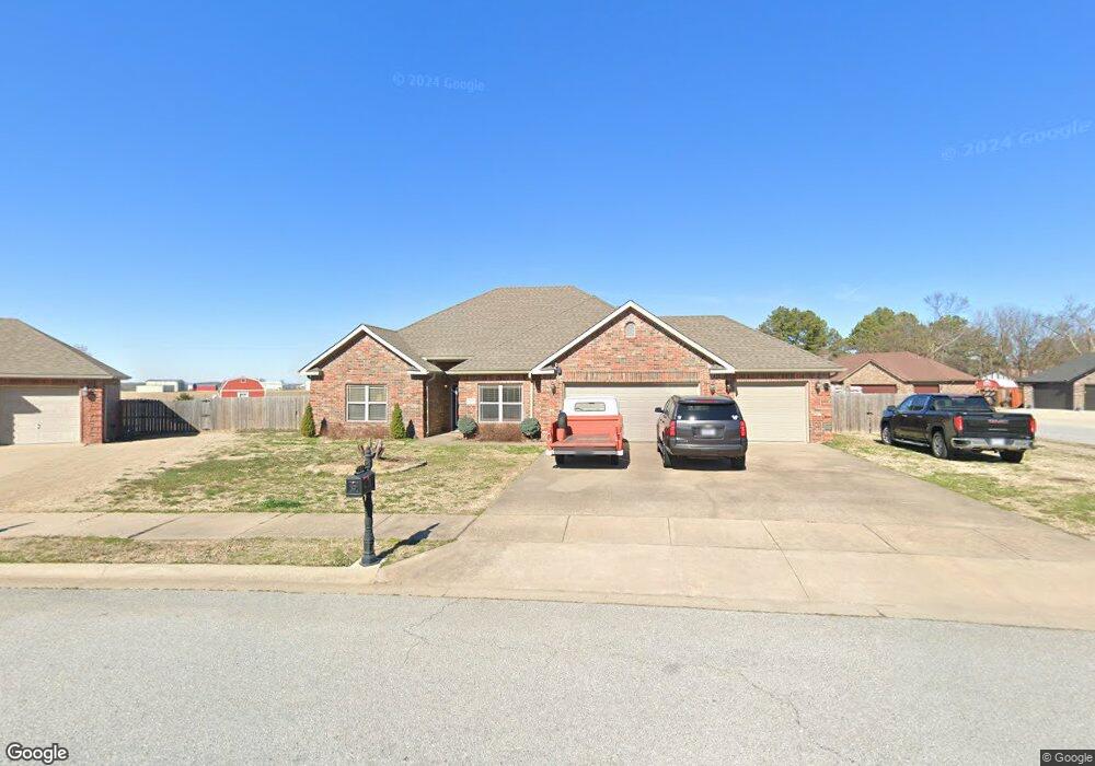 608 Carter Dr, Siloam Springs, AR 72761 - photo 1