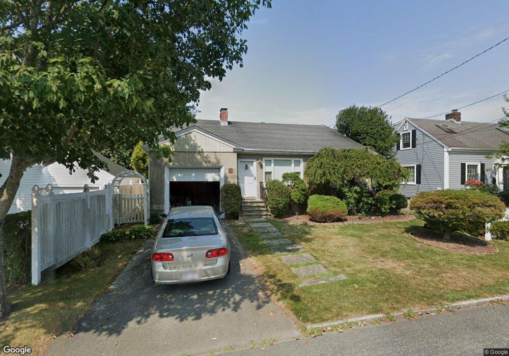 65 Eustis Ave, Newport, RI 02840 - photo 1