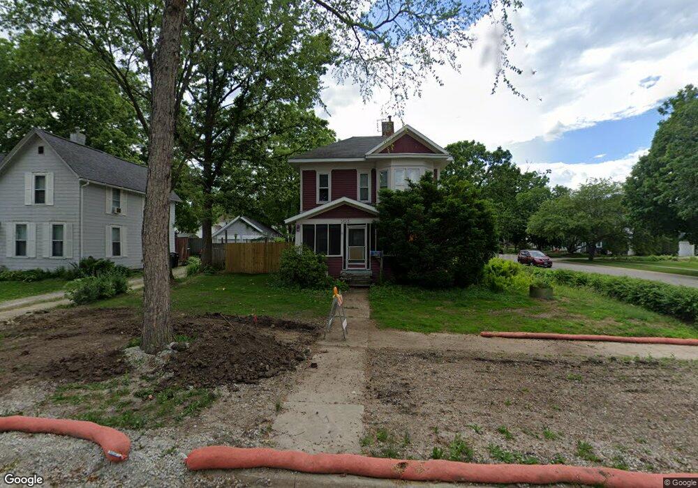 703 Iowa St, Cedar Falls, IA 50613 - photo 1