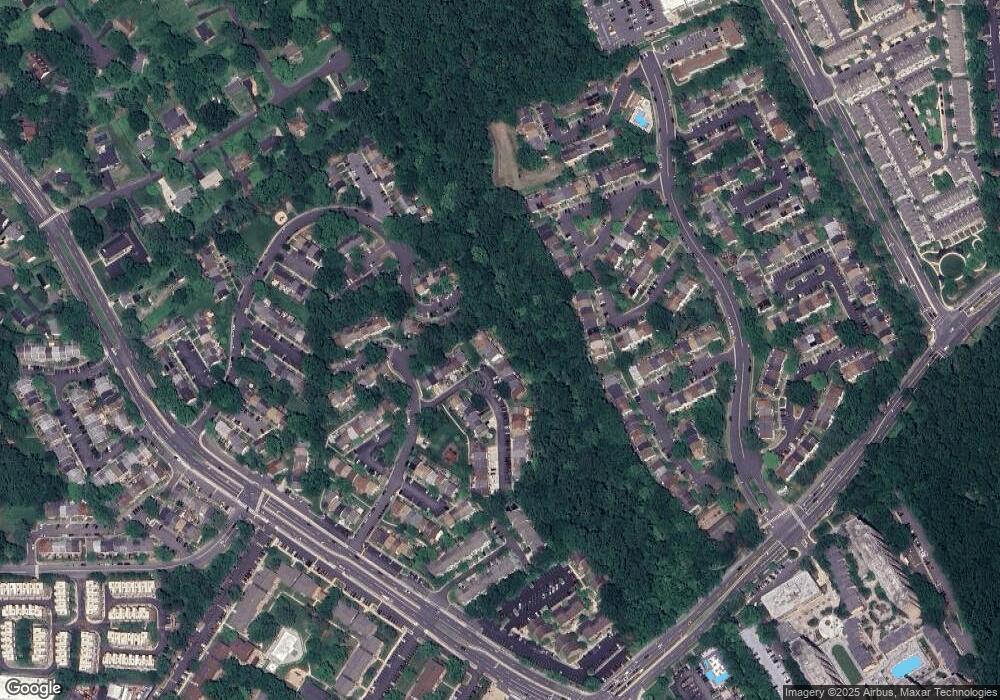 3021 Mission Square Dr, Fairfax, VA 22031 - photo 1