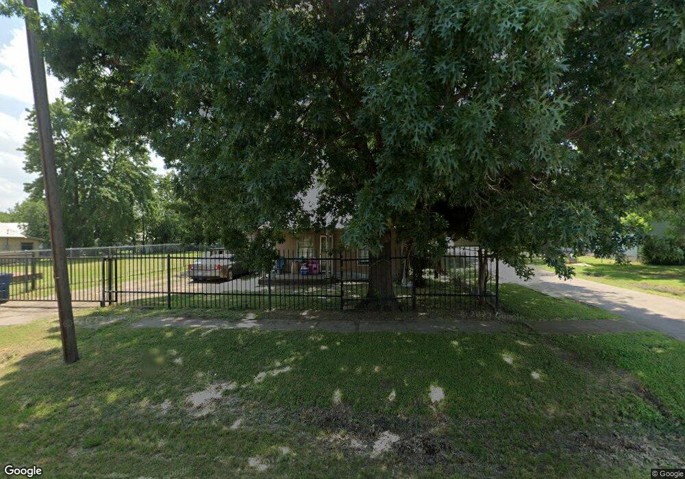 701 SW Main St, Ennis, TX 75119 - photo 1