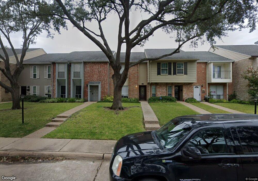 10162 Longmont Dr unit 385, Houston, TX 77042 - photo 1