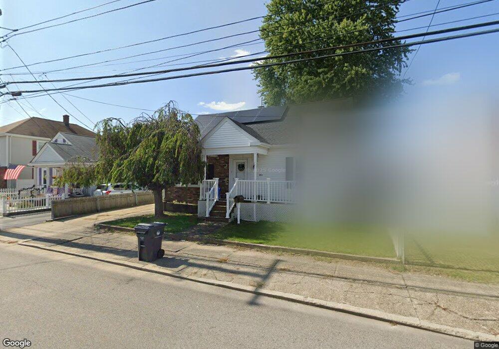 354 York Ave, Pawtucket, RI 02860 - photo 1