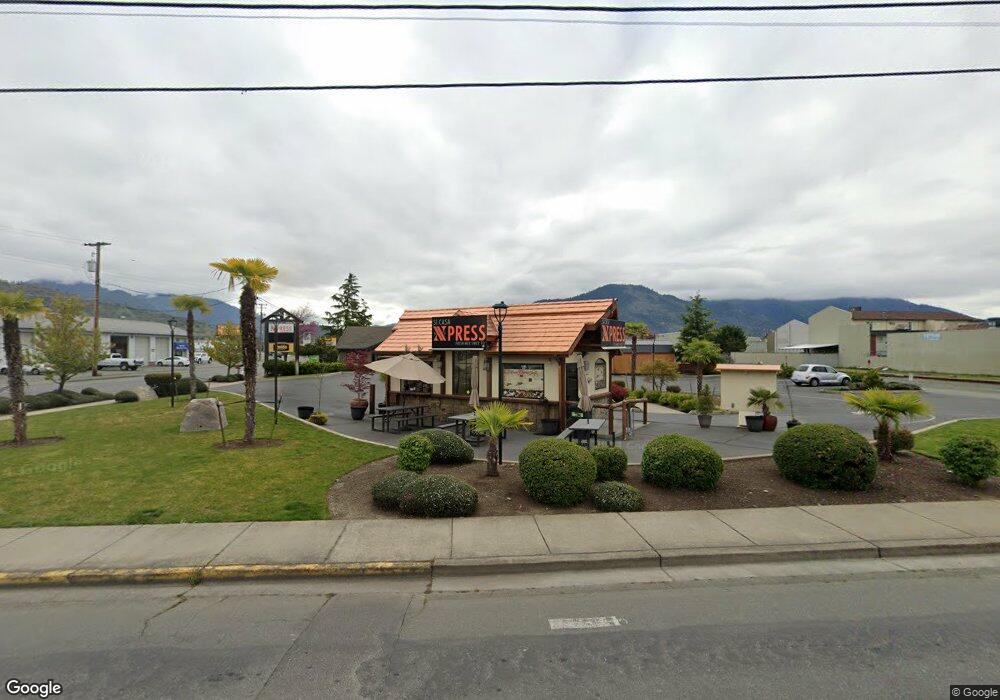 401 NE F St, Grants Pass, OR 97526 - photo 1