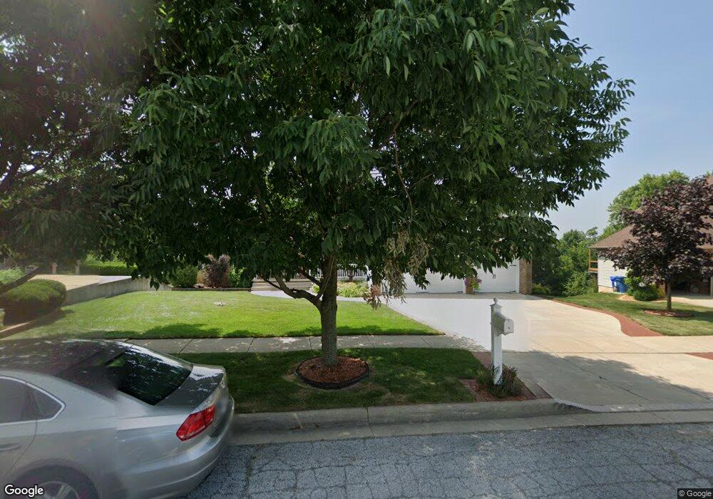 662 Davis Cir, Crown Point, IN 46307 - photo 1