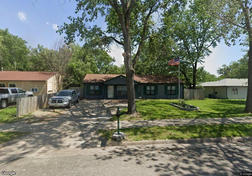 3442 SW Tara Ave, Topeka, KS 66611 - photo 1