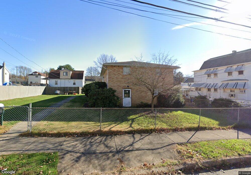 321 W Union St, Nanticoke, PA 18634 - photo 1