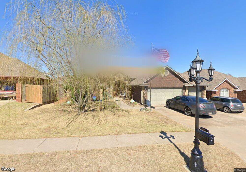 1801 Parkway Dr, Moore, OK 73160 - photo 1