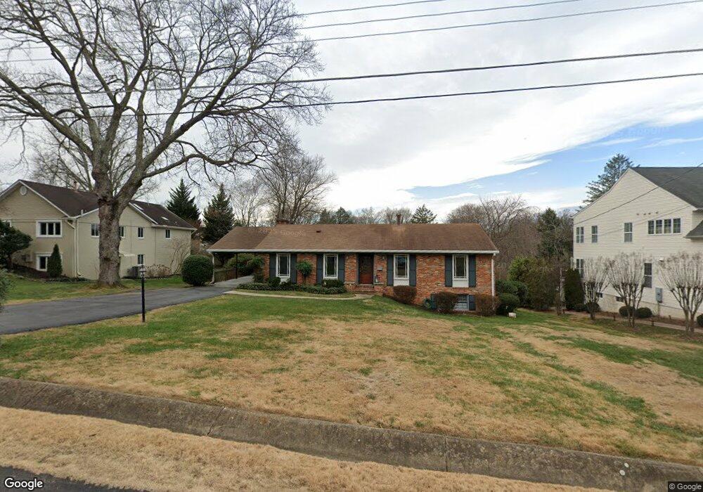 1100 Clover Dr, McLean, VA 22101 - photo 1