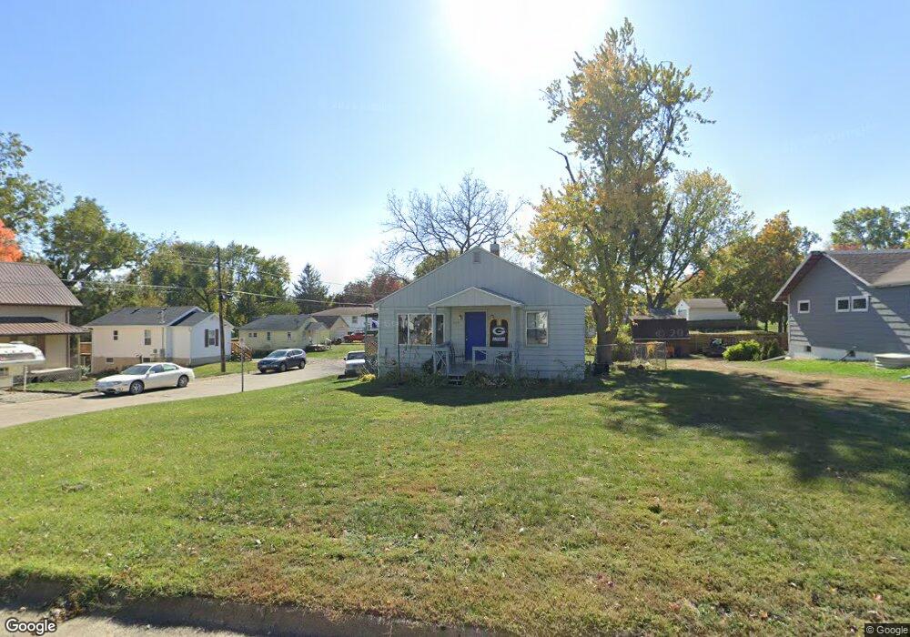 1023 S 3rd Ave E, Newton, IA 50208 - photo 1