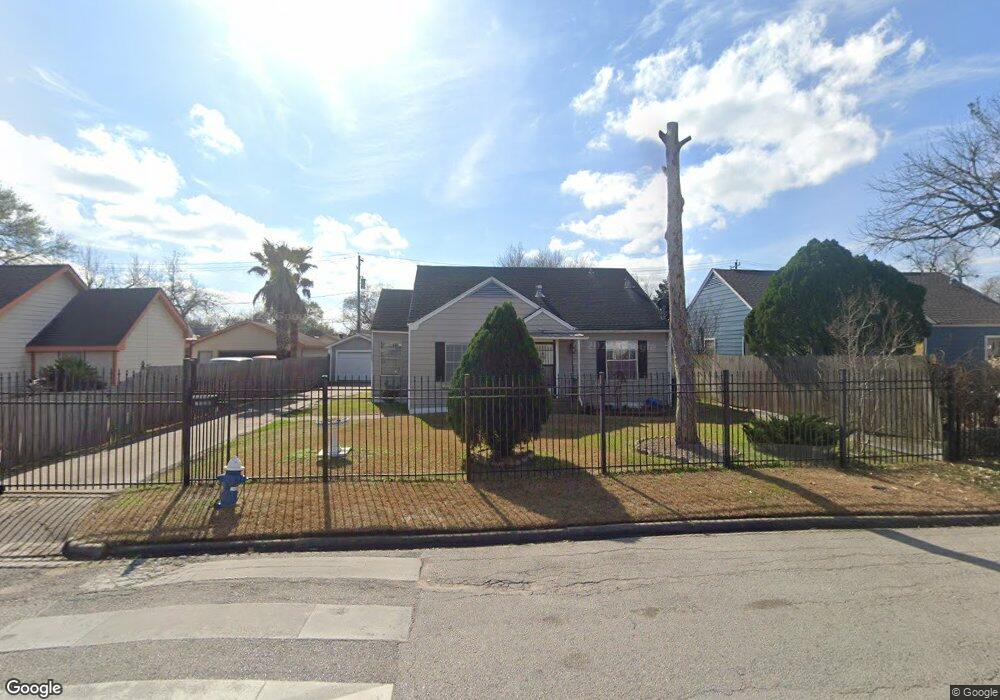 7126 Fairway Dr, Houston, TX 77087 - photo 1