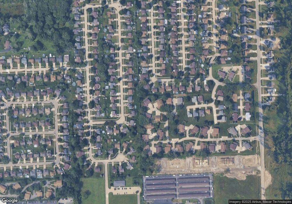 31603 Breezeway unit 16 62, Chesterfield, MI 48047 - photo 1