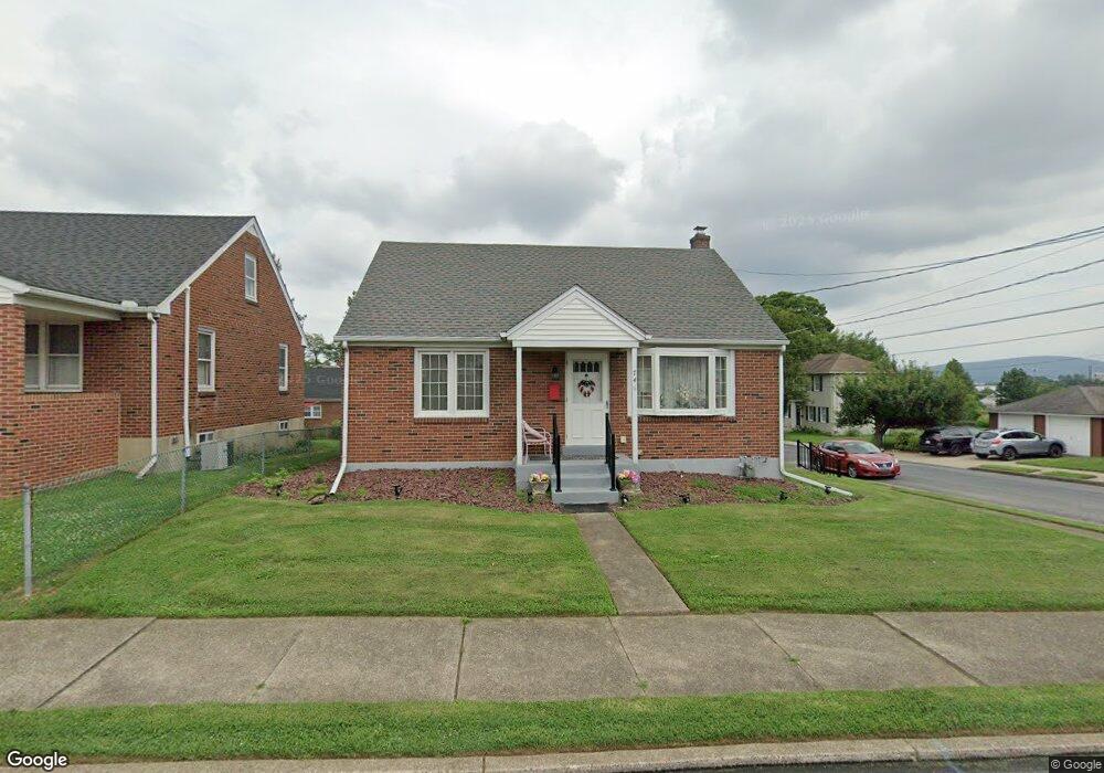 746 Fernwood St, Bethlehem, PA 18018 - photo 1