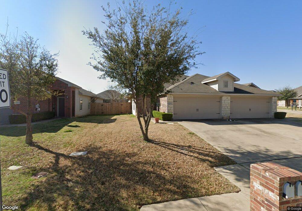 1045 Newcastle Dr, Weatherford, TX 76086 - photo 1