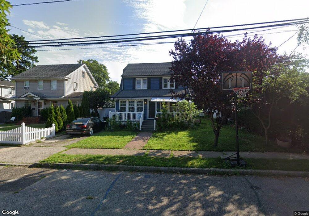 681 Lakeside Dr, Baldwin, NY 11510 - photo 1