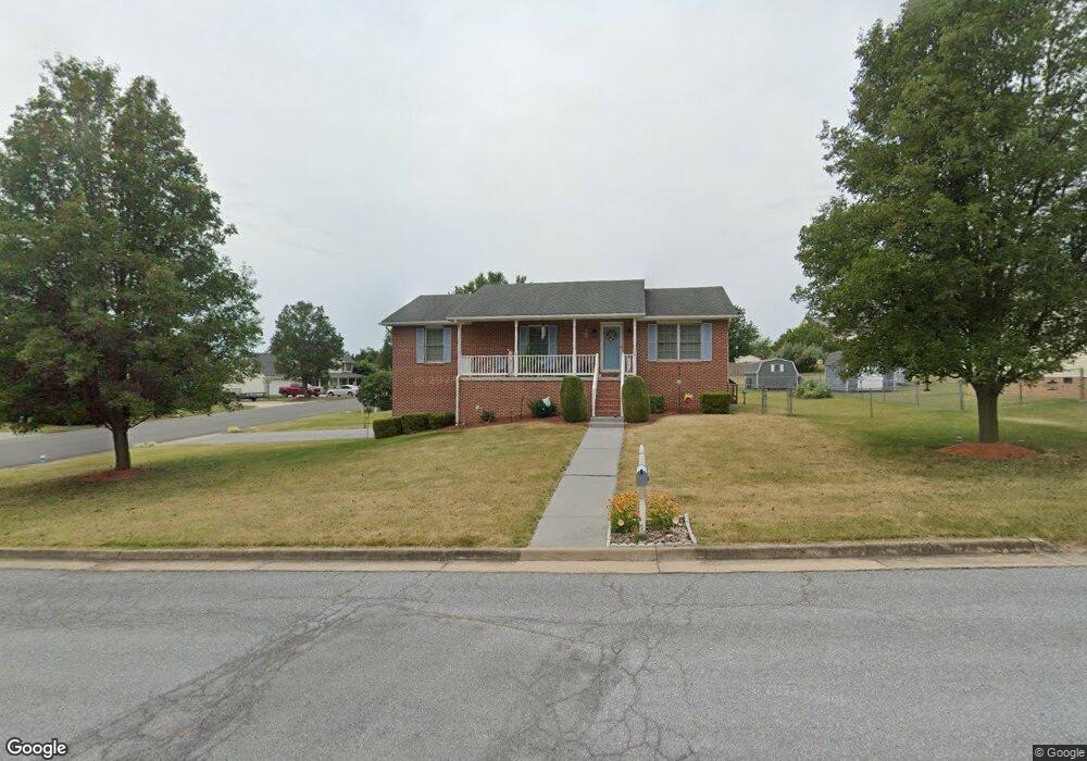 257 Creekside Way, Front Royal, VA 22630 - photo 1