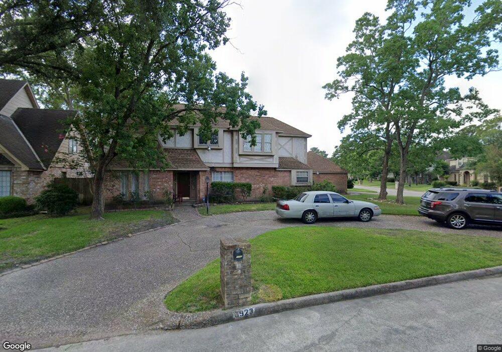 3923 Elmcrest Dr, Houston, TX 77088 - photo 1