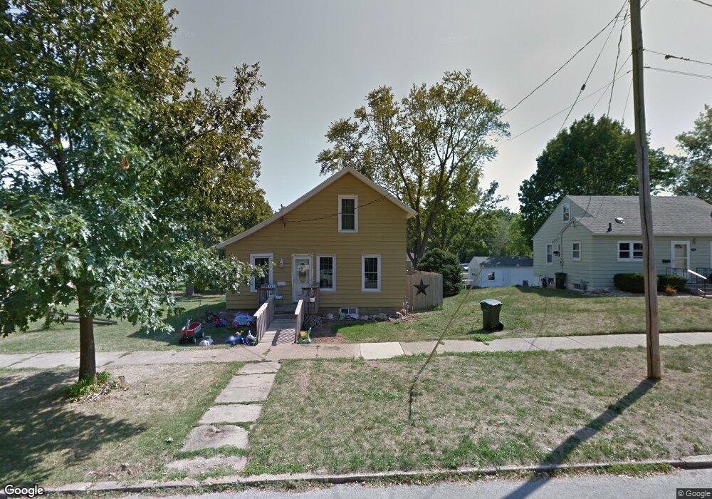 1416 W 3rd St, Cedar Falls, IA 50613 - photo 1