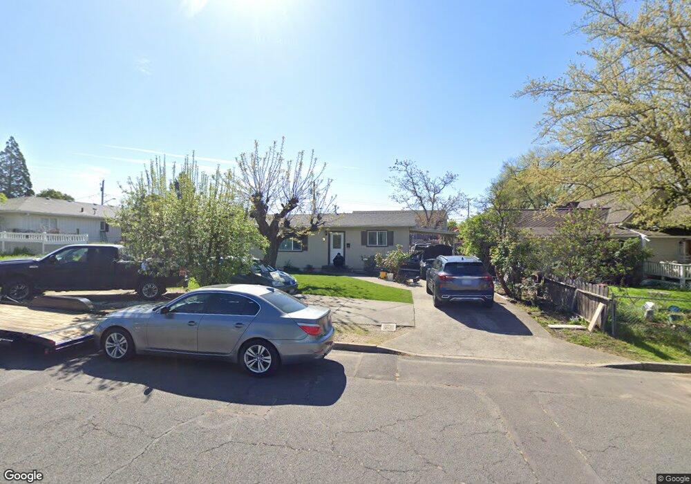 336 Laurel St, Central Point, OR 97502 - photo 1