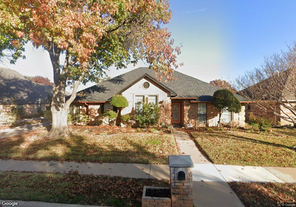 1716 Woodhill Ln, Bedford, TX 76021 - photo 1