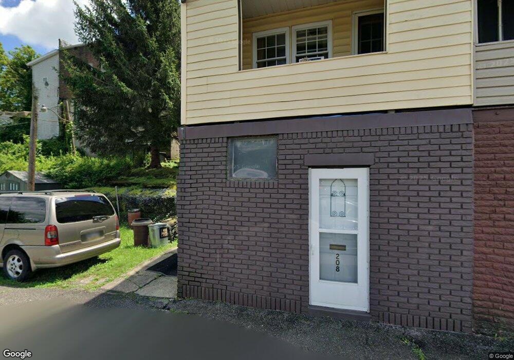 208 W Snyder Ave, Lansford, PA 18232 - photo 1