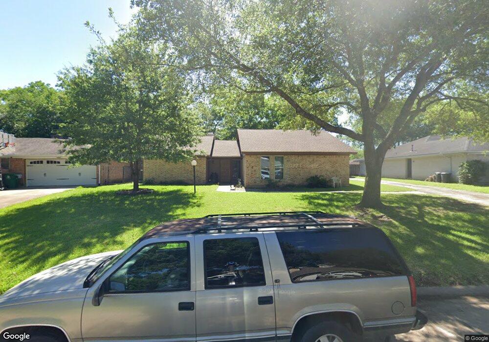 5235 Whittier Oaks Dr, Friendswood, TX 77546 - photo 1