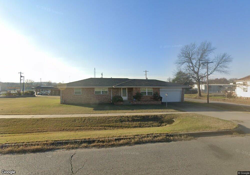 401 E Trudgeon St, Henryetta, OK 74437 - photo 1