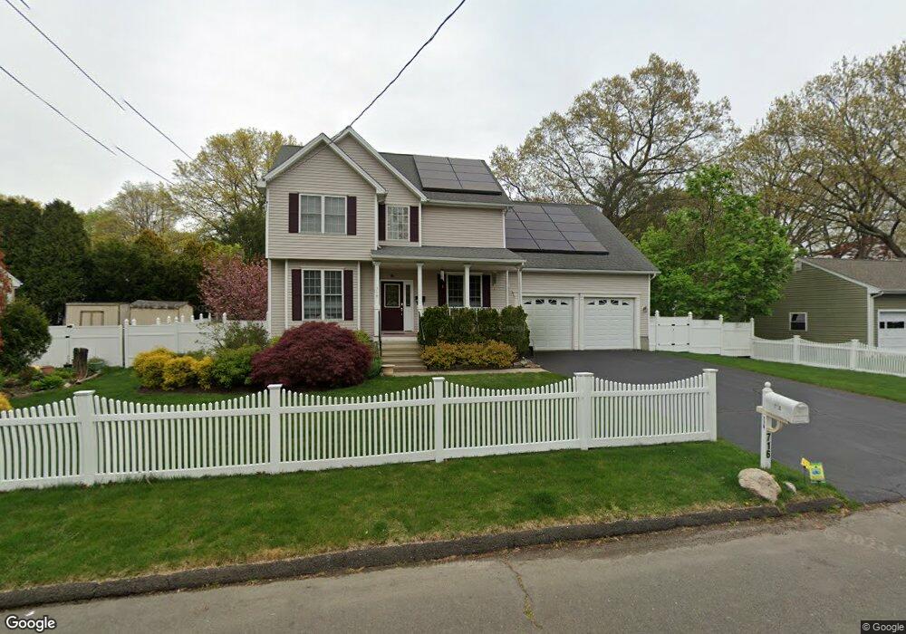 716 Robin Ln, Stratford, CT 06614 - photo 1