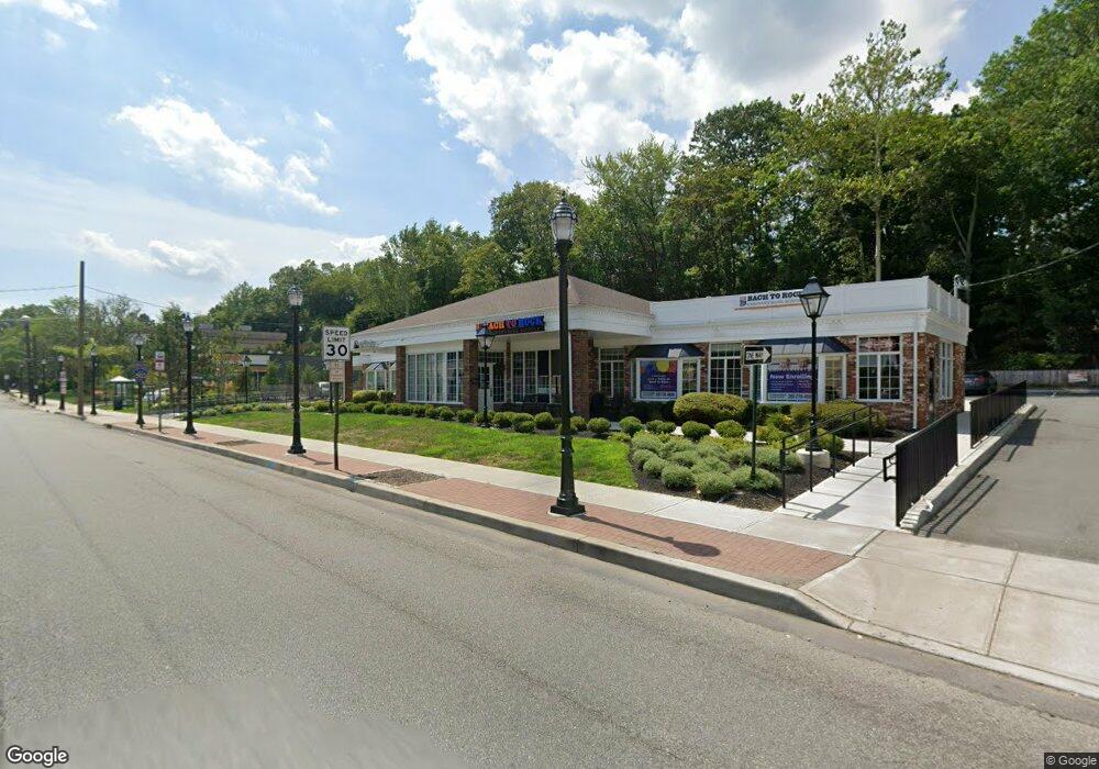 915 Kinderkamack Rd, River Edge, NJ 07661 - photo 1