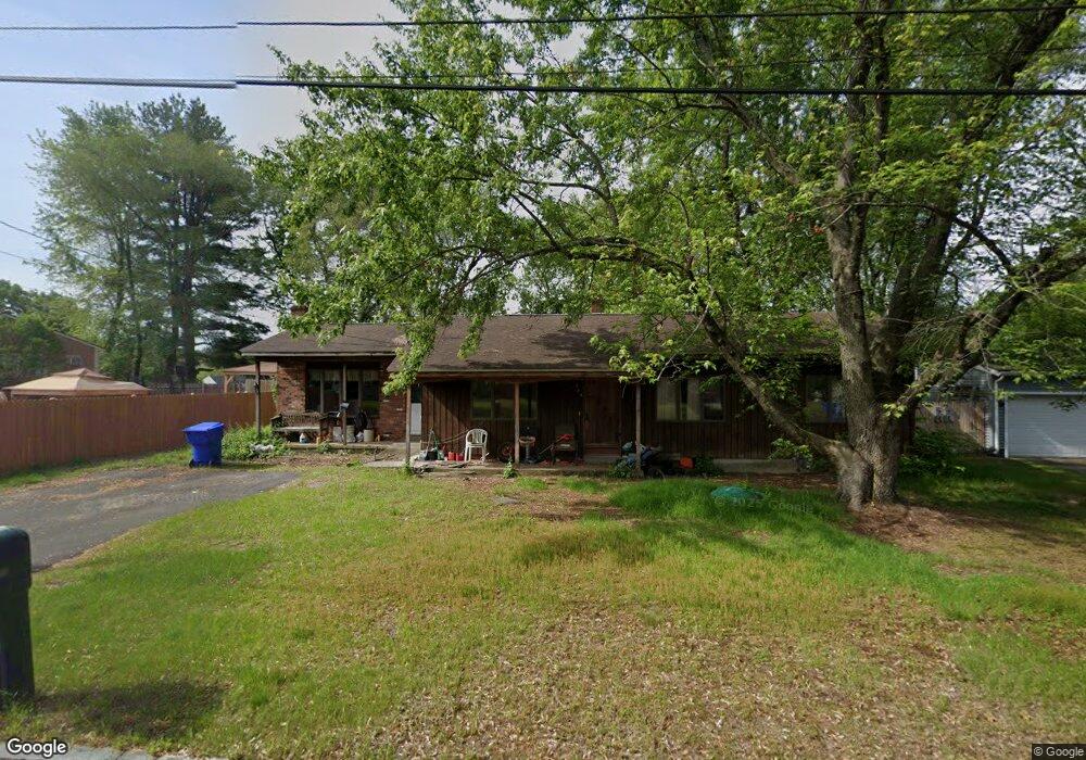 394 Stapleton Rd, Springfield, MA 01109 - photo 1