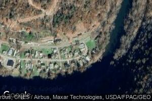 447 Center St, Clay, WV 25043