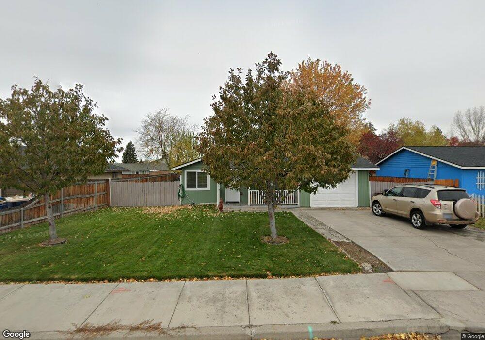 569 SW 23rd St, Redmond, OR 97756 - photo 1