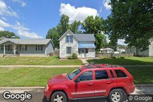 1914 W 2nd St, Davenport, IA 52802
