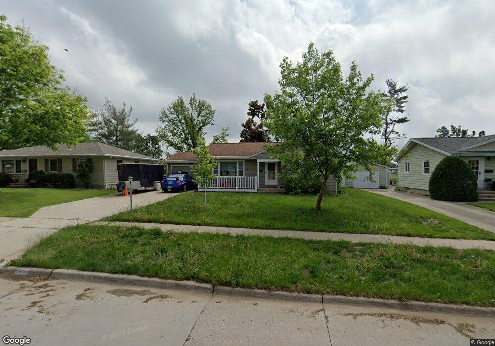 2407 Teresa Dr SW, Cedar Rapids, IA 52404 - photo 1