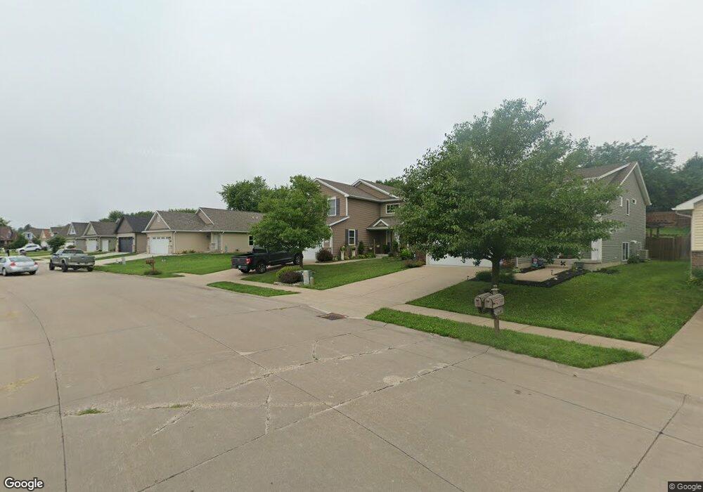 3102 W 34th St, Davenport, IA 52806 - photo 1