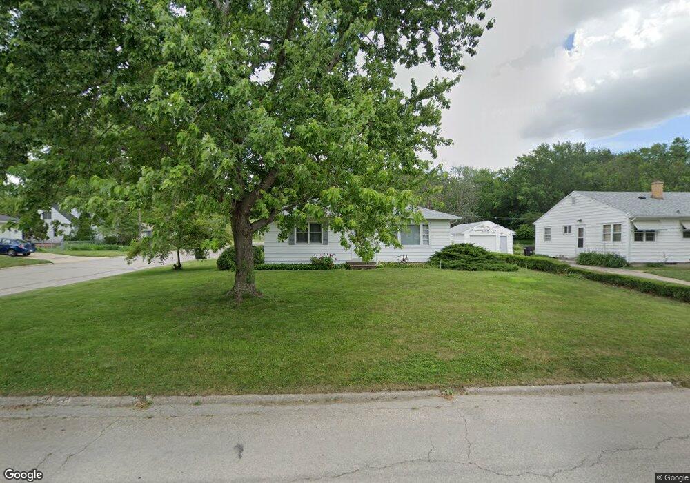 2204 Victory Dr, Cedar Falls, IA 50613 - photo 1