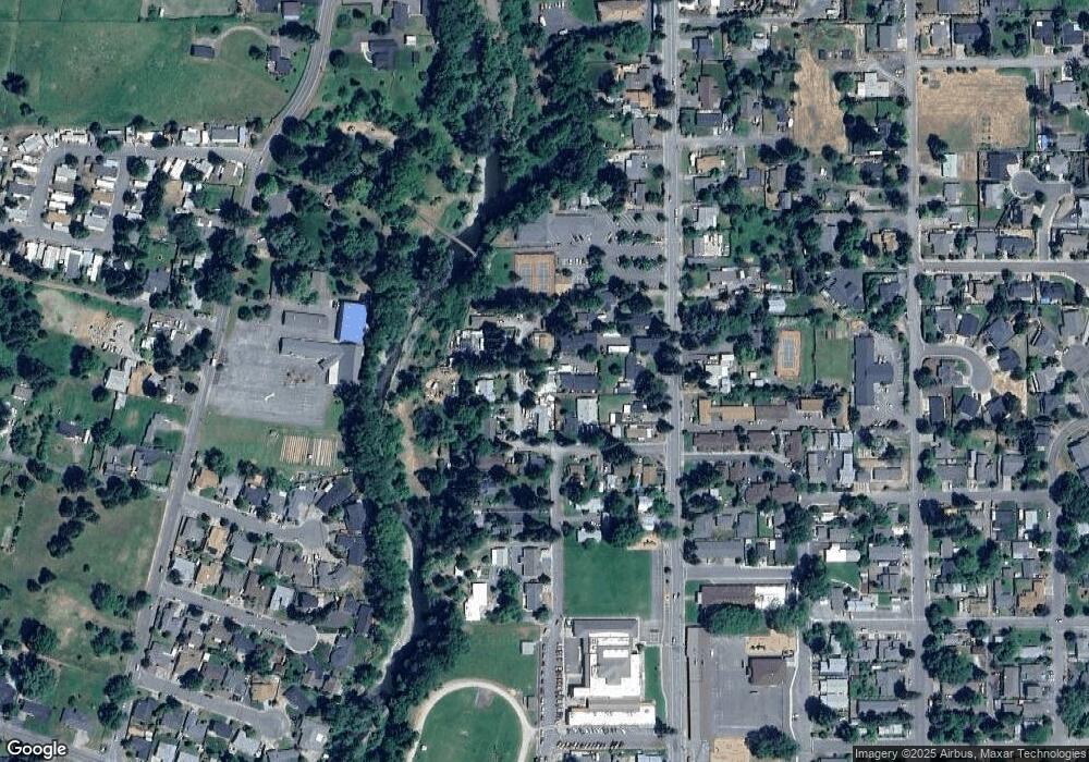 426 W Fourth St, Rogue River, OR 97537 - photo 1