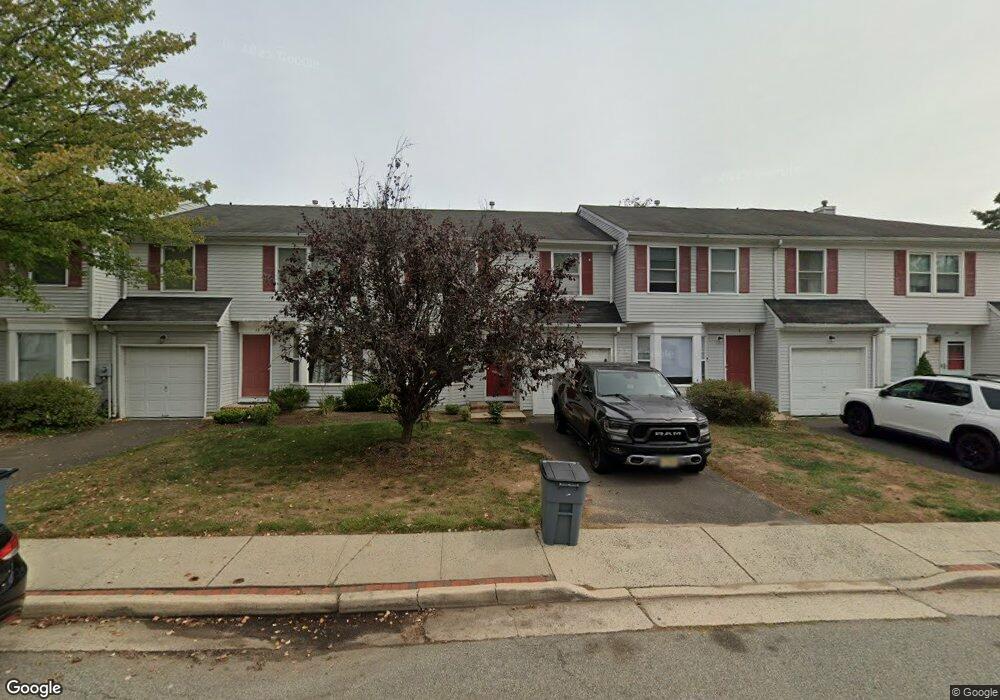 10 Sycamore Rd, Middlesex, NJ 08846 - photo 1