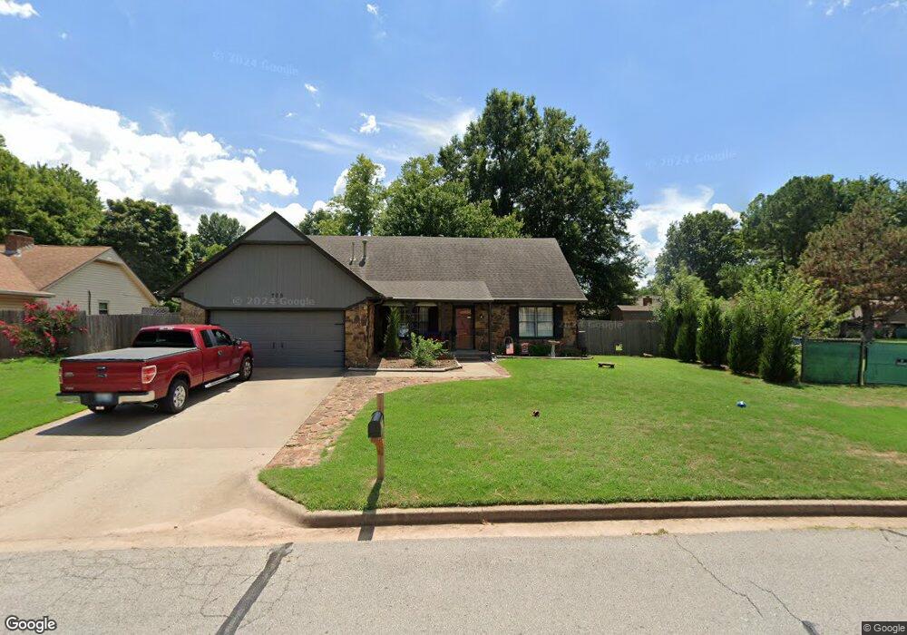 709 W Glenwood Ave, Broken Arrow, OK 74011 - photo 1