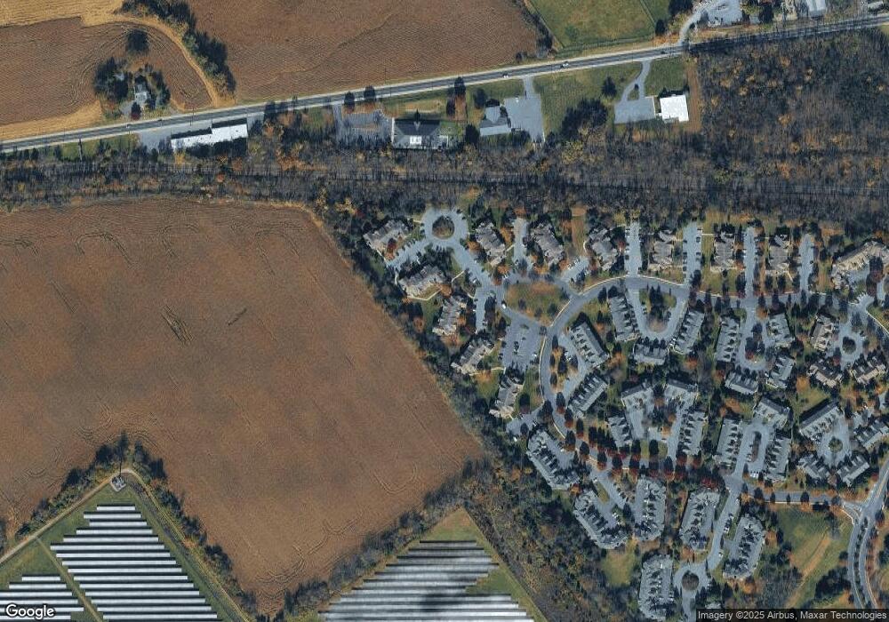 800 Honeybrook Cir unit 16800, Stewartsville, NJ 08886 - photo 1