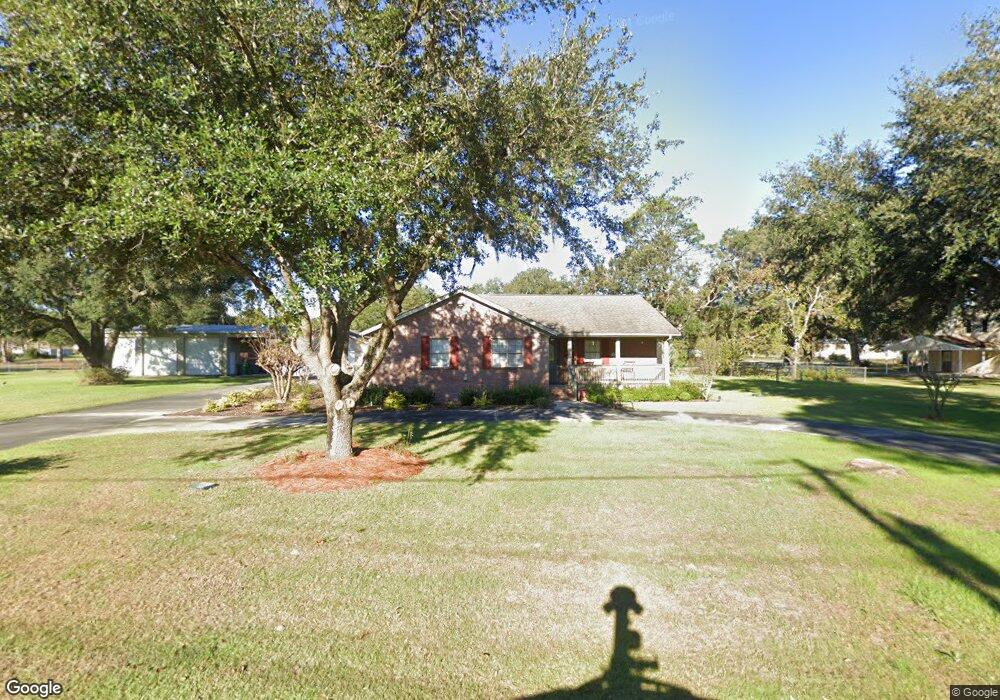 1142 Meadow Ln SE, Darien, GA 31305 - photo 1