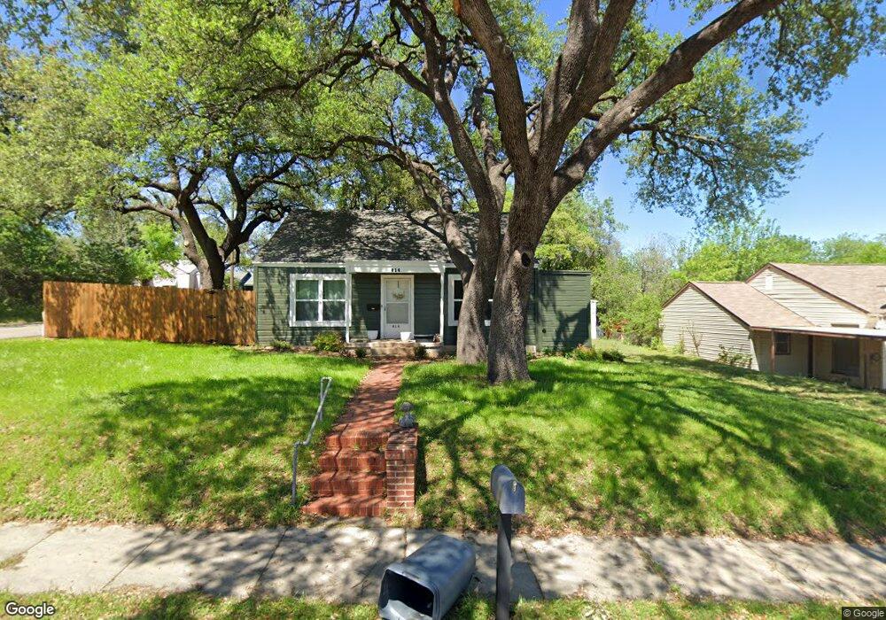 814 W Spring St, Weatherford, TX 76086 - photo 1