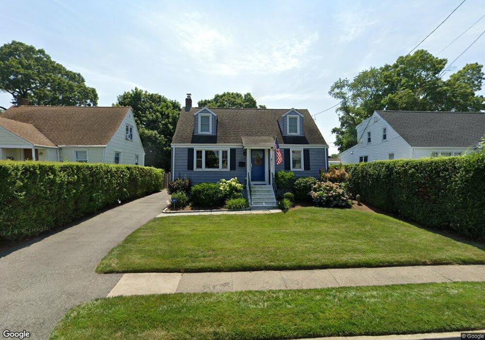 738 Reef Rd, Fairfield, CT 06824 - photo 1