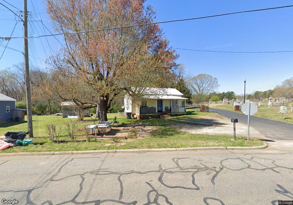 931 N Chatham Ave, Siler City, NC 27344 - photo 1