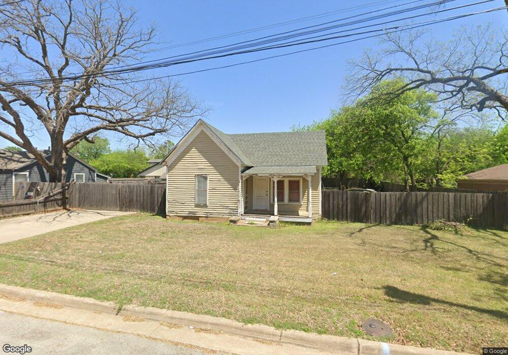 712 N Walnut St, Weatherford, TX 76086 - photo 1