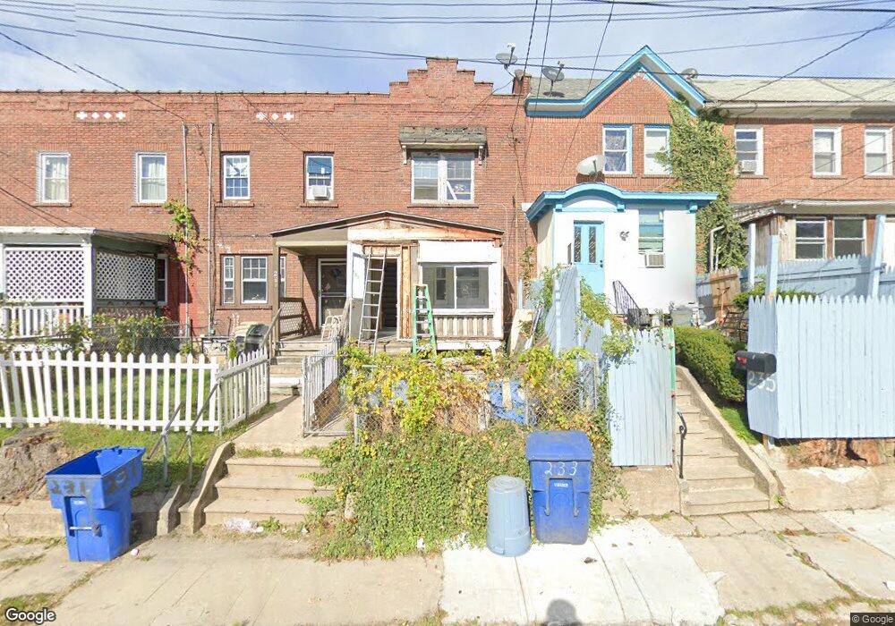 233 Wood St, Waterbury, CT 06704 - photo 1