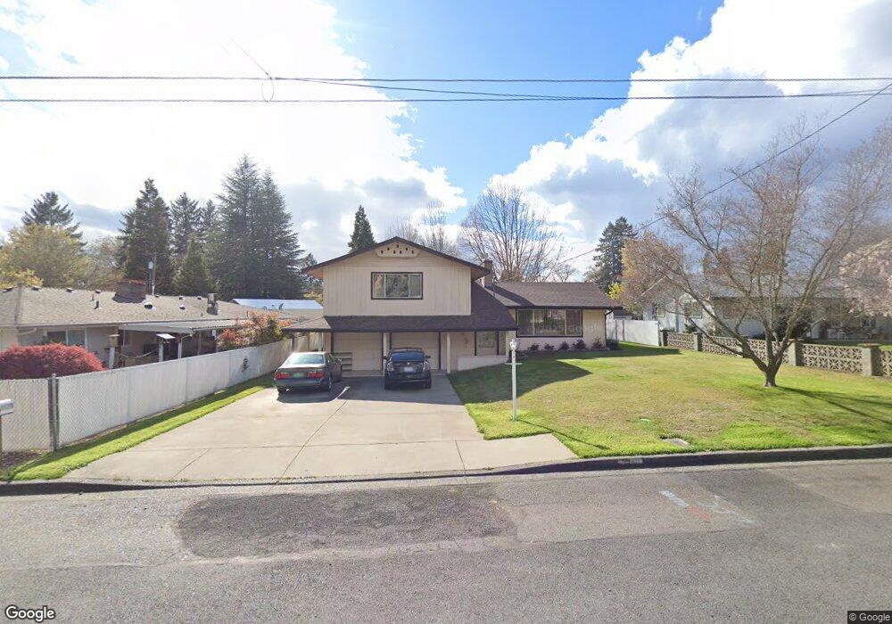 1340 SE Waterman Ln, Grants Pass, OR 97526 - photo 1