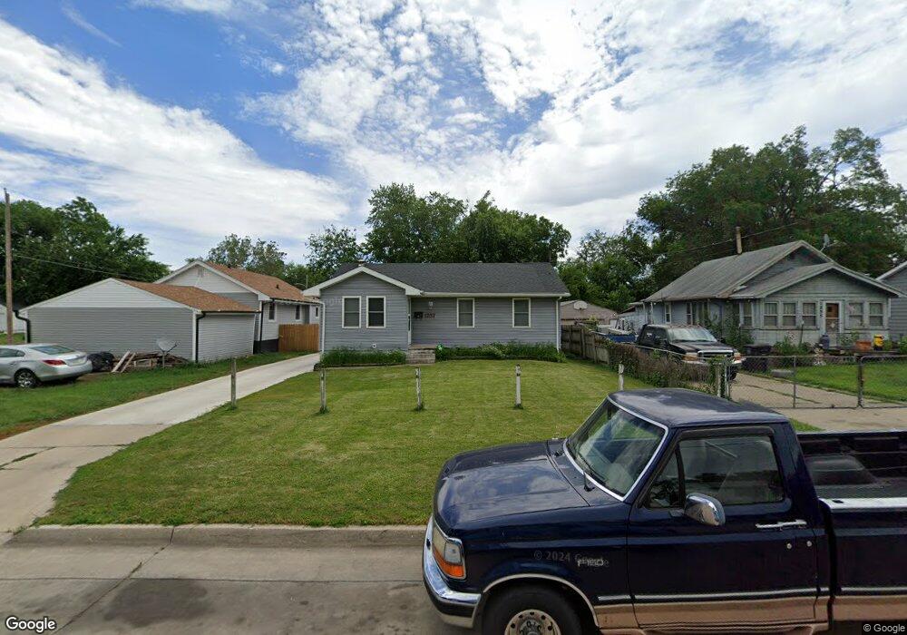 1257 E 26th Ct, Des Moines, IA 50317 - photo 1
